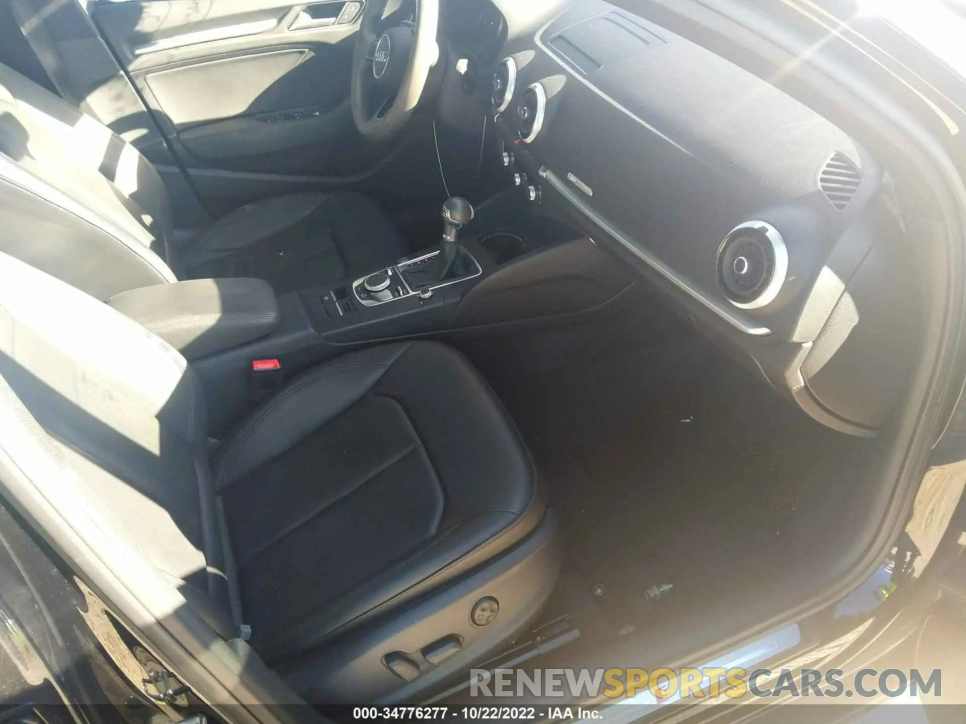 5 fotografías del automóvil dañado WAUGUGFF2K1009347 AUDI A3 SEDAN 2019