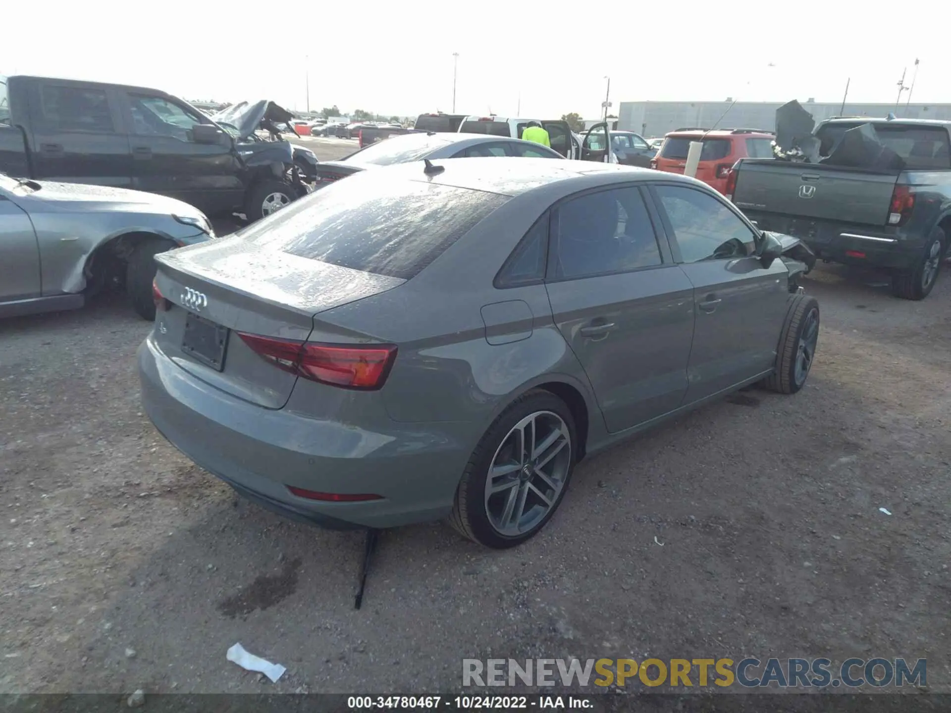 4 fotografías del automóvil dañado WAUAUGFF9LA013807 AUDI A3 SEDAN 2020