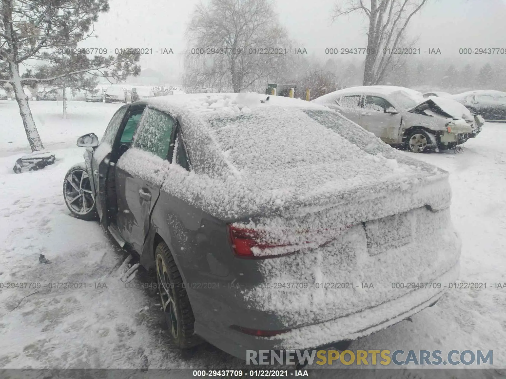 3 fotografías del automóvil dañado WAUBEGFF2LA014458 AUDI A3 SEDAN 2020