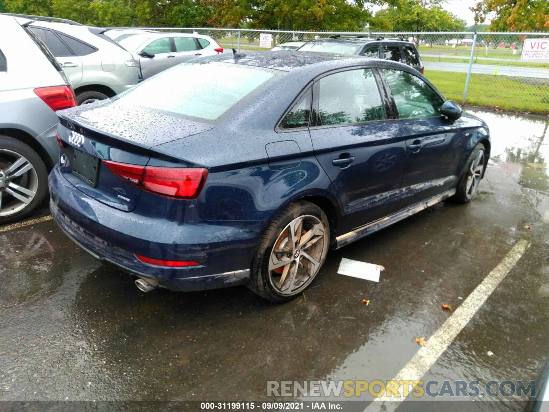 4 fotografías del automóvil dañado WAUBEGFF5LA102128 AUDI A3 SEDAN 2020