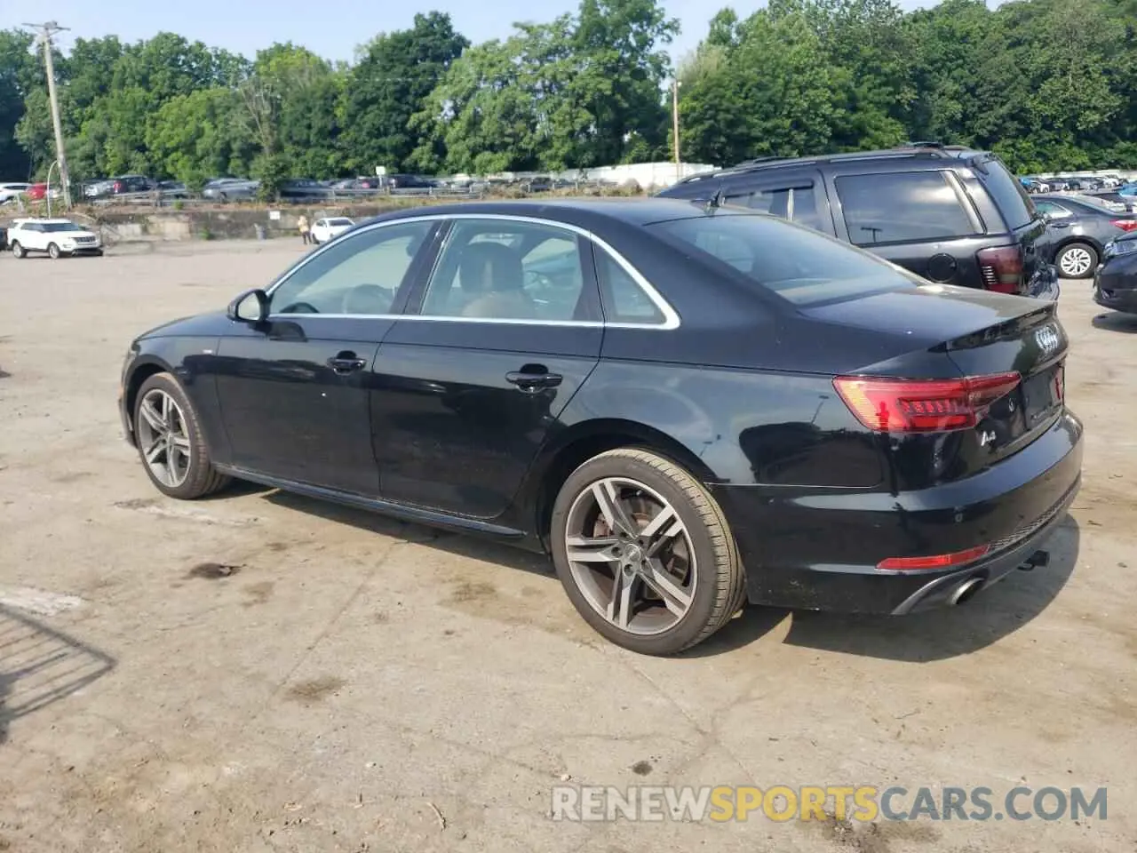 2 fotografías del automóvil dañado WAUENAF43HN040740 AUDI A4 2017