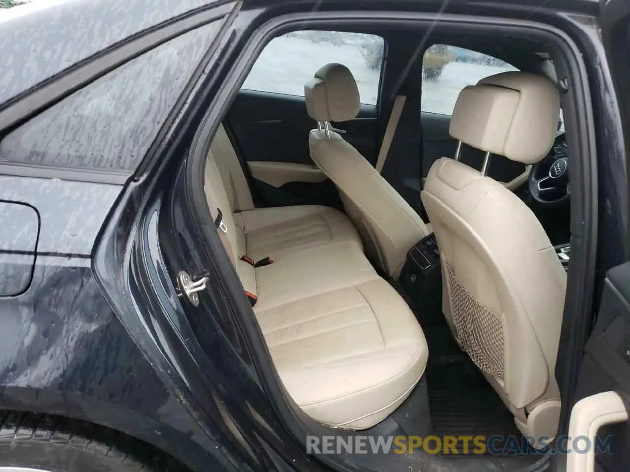 10 fotografías del automóvil dañado WAUKMAF47HN052735 AUDI A4 2017