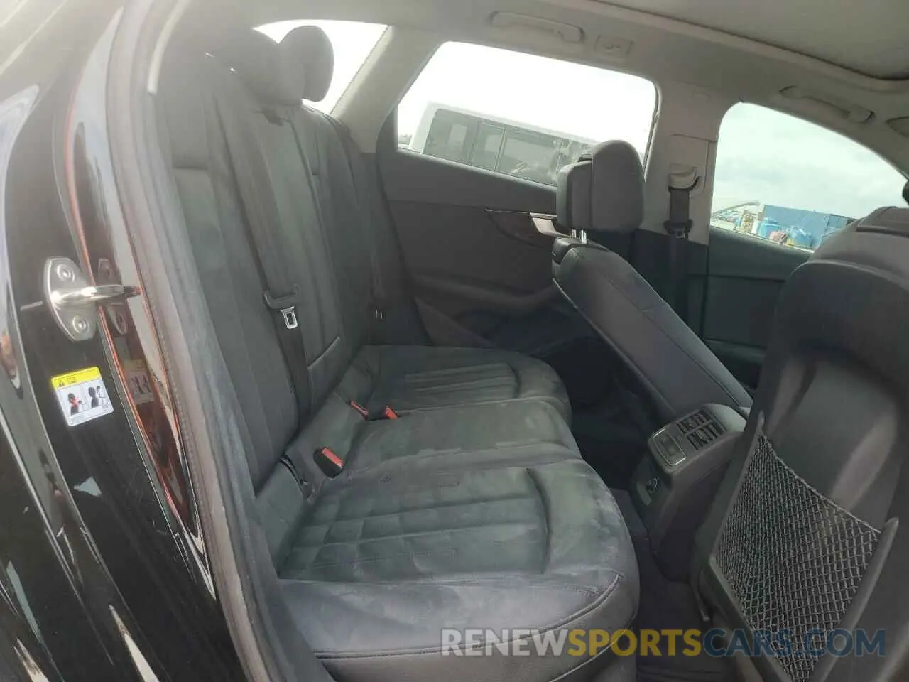 11 fotografías del automóvil dañado WA17NAF45KA037360 AUDI A4 2019