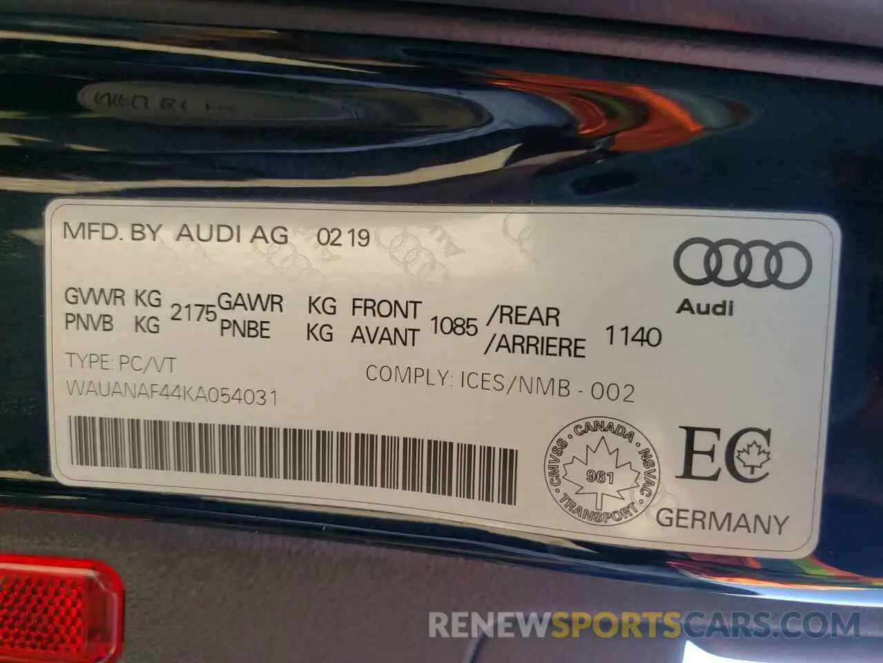 12 fotografías del automóvil dañado WAUANAF44KA054031 AUDI A4 2019