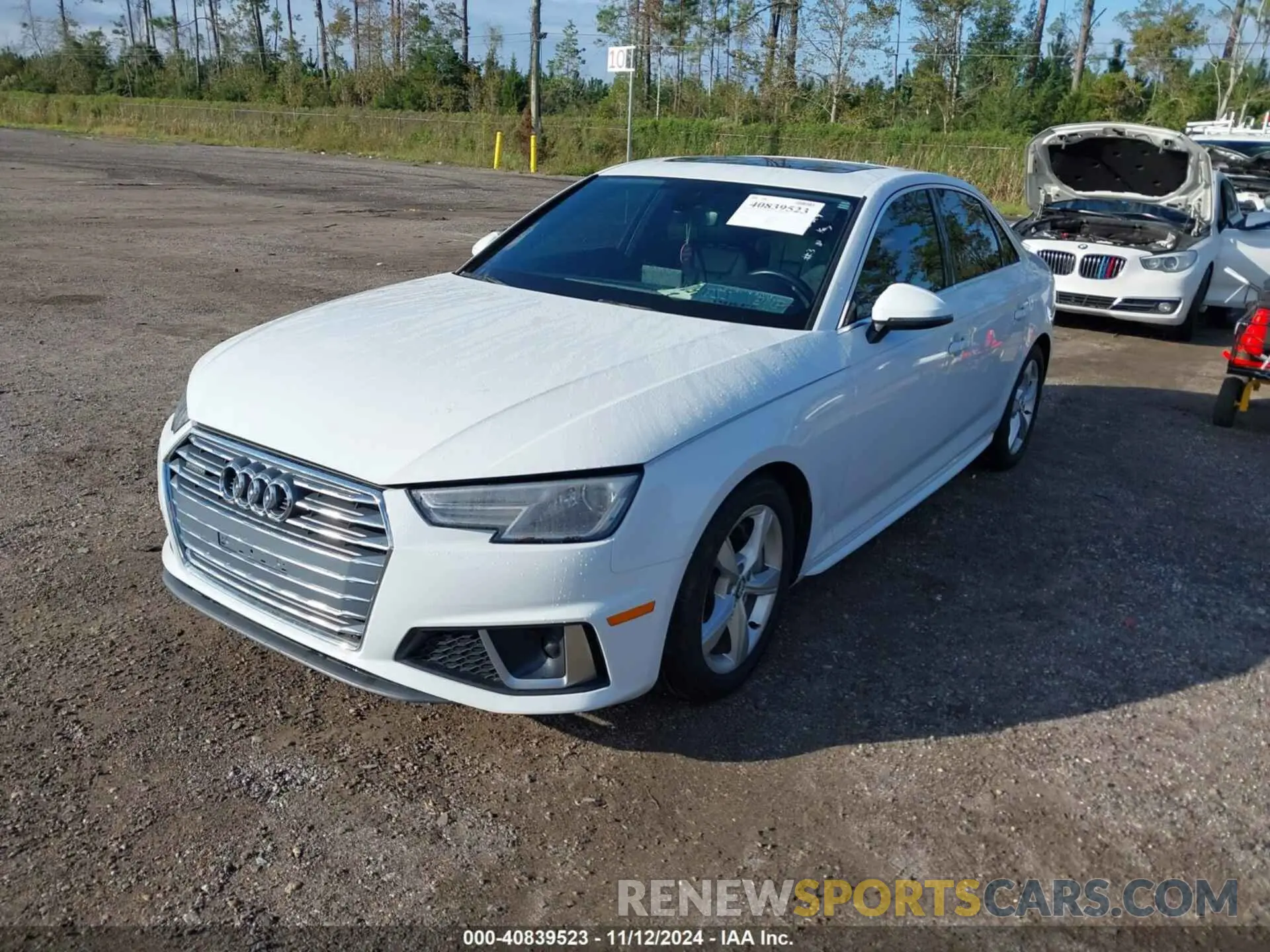 2 fotografías del automóvil dañado WAUDNAF40KA096953 AUDI A4 2019
