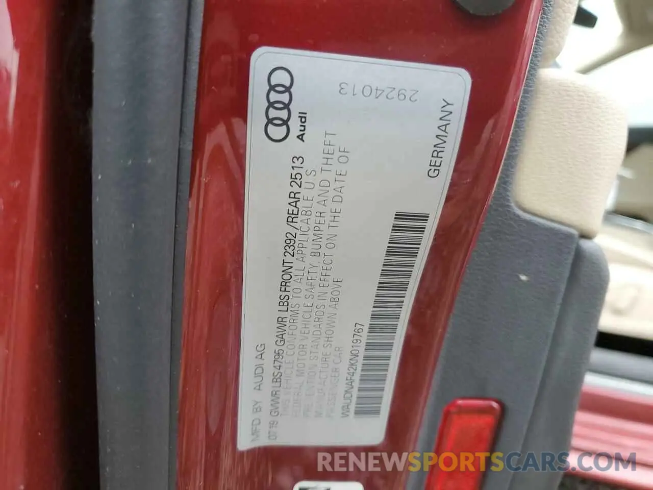 12 fotografías del automóvil dañado WAUDNAF42KN019767 AUDI A4 2019