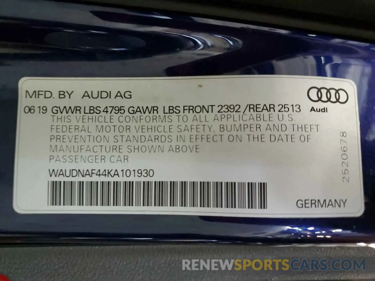 12 fotografías del automóvil dañado WAUDNAF44KA101930 AUDI A4 2019
