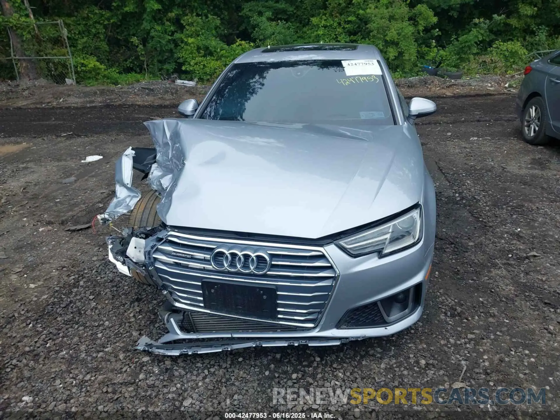 12 fotografías del automóvil dañado WAUDNAF46KN011574 AUDI A4 2019