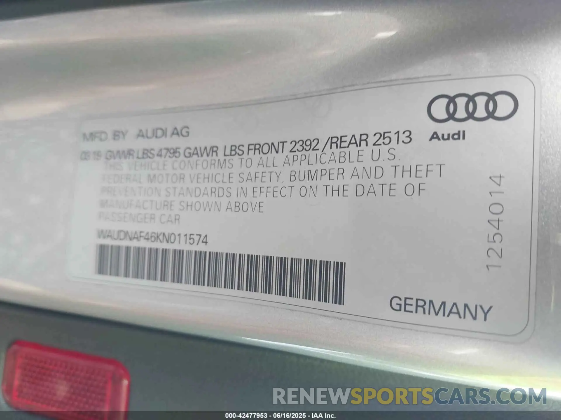9 fotografías del automóvil dañado WAUDNAF46KN011574 AUDI A4 2019