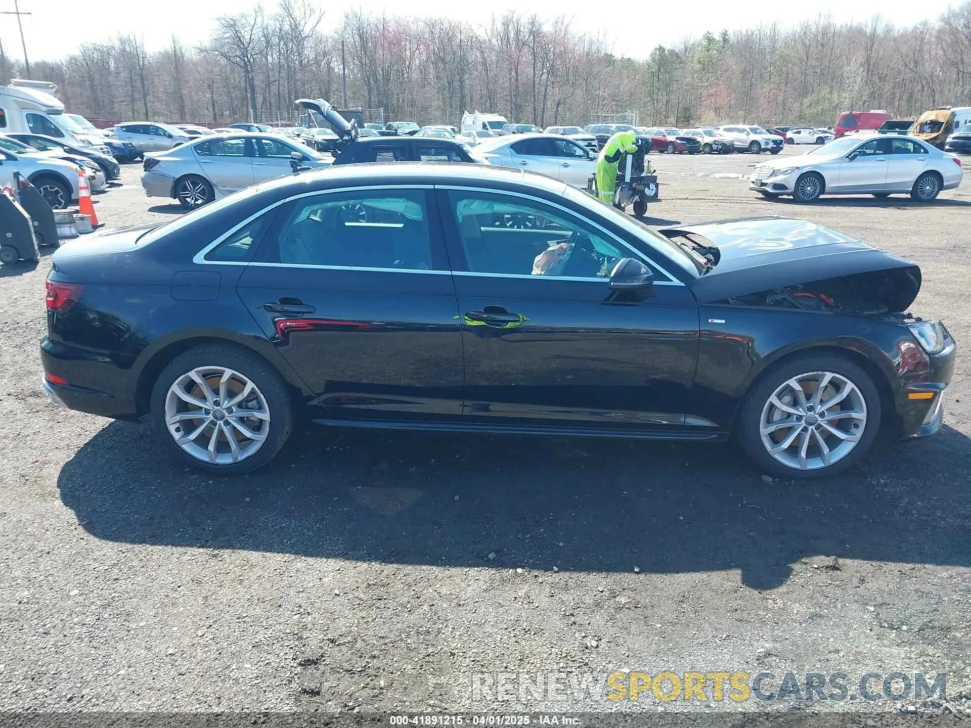 13 fotografías del automóvil dañado WAUDNAF47KA107169 AUDI A4 2019