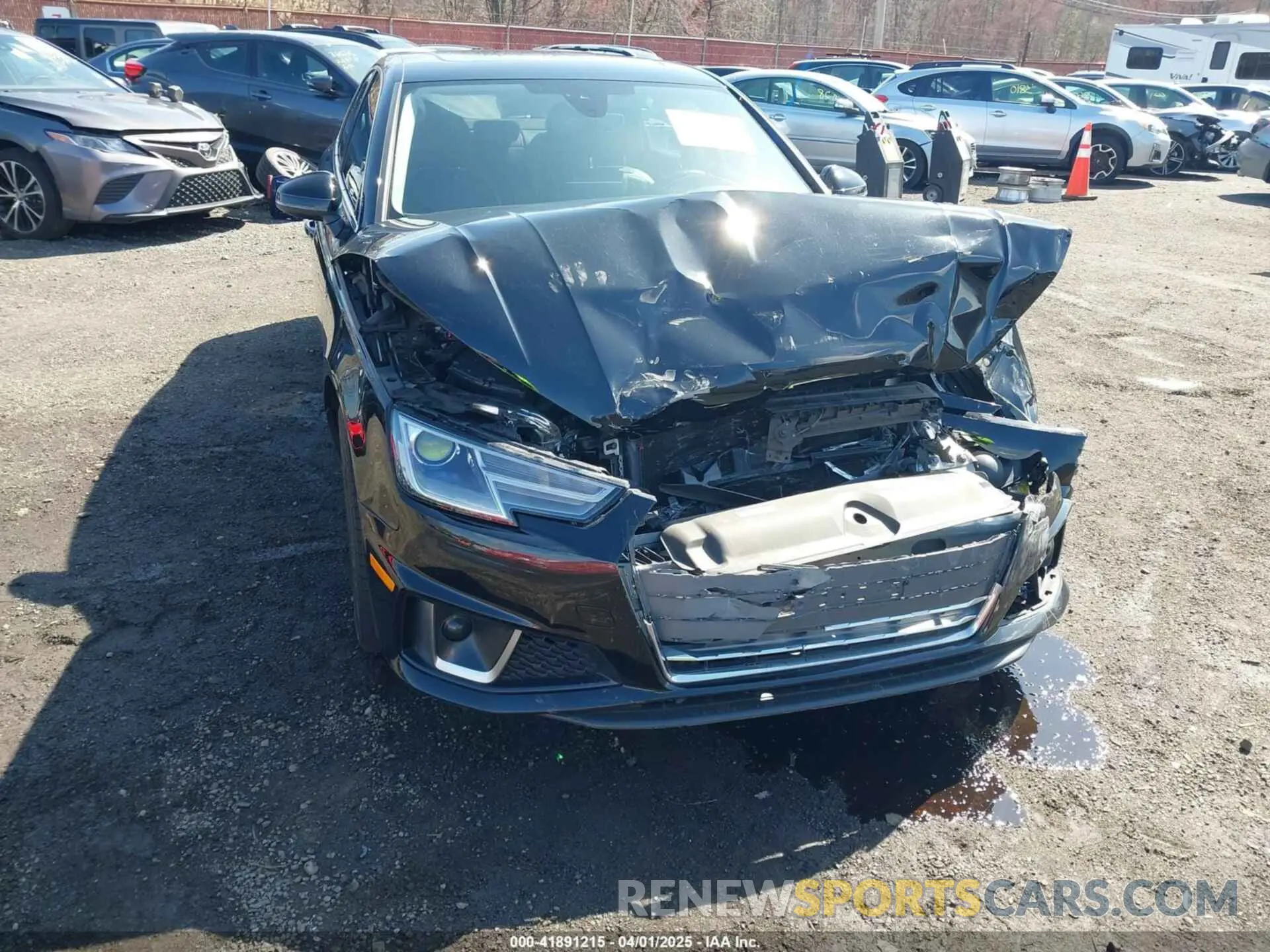 17 fotografías del automóvil dañado WAUDNAF47KA107169 AUDI A4 2019