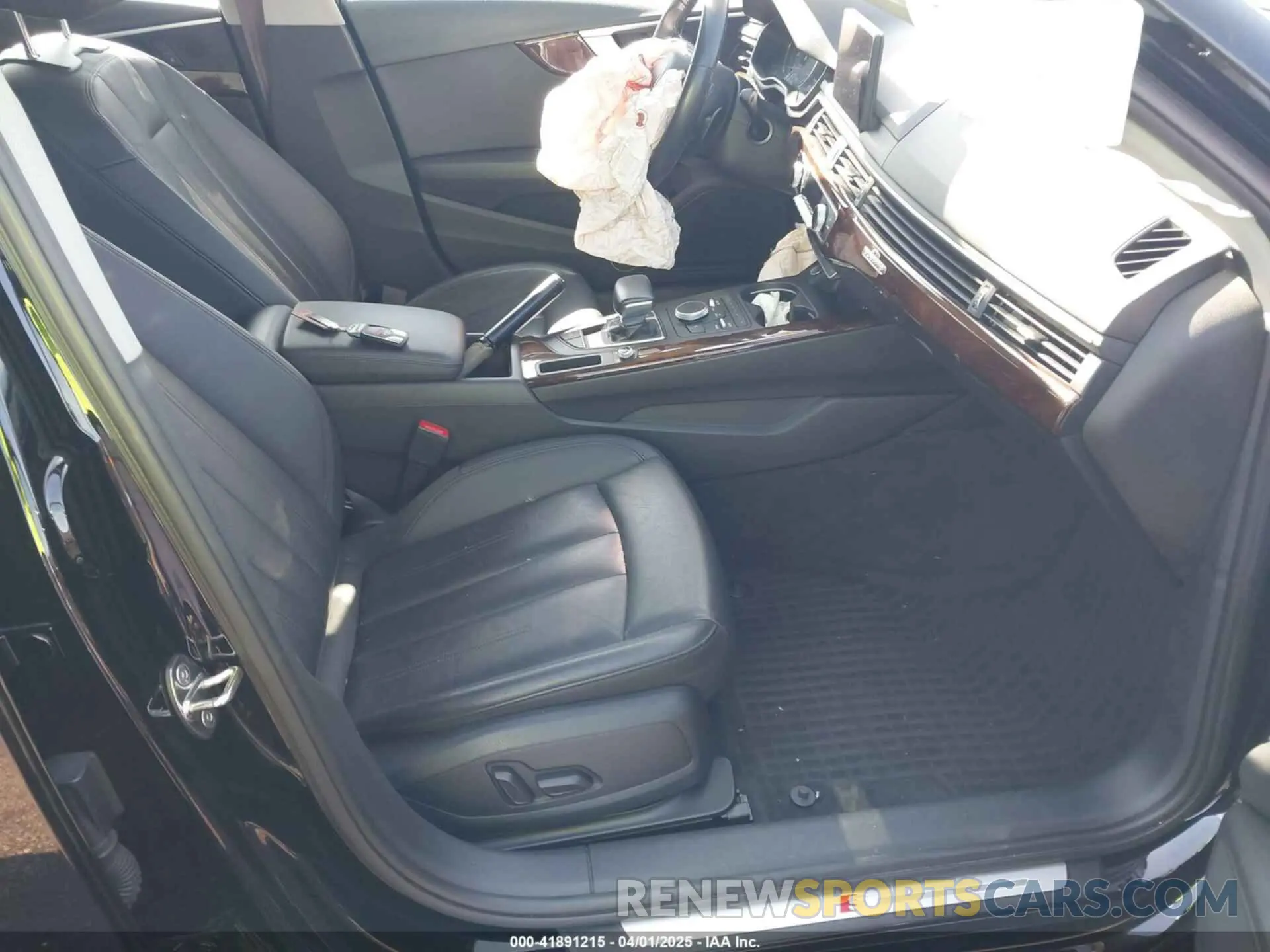 5 fotografías del automóvil dañado WAUDNAF47KA107169 AUDI A4 2019