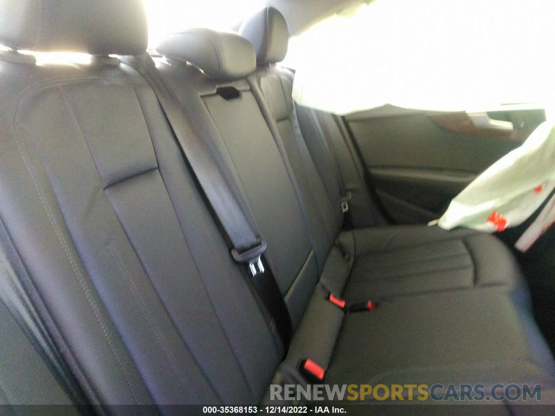 8 fotografías del automóvil dañado WAUDNAF49KA014685 AUDI A4 2019