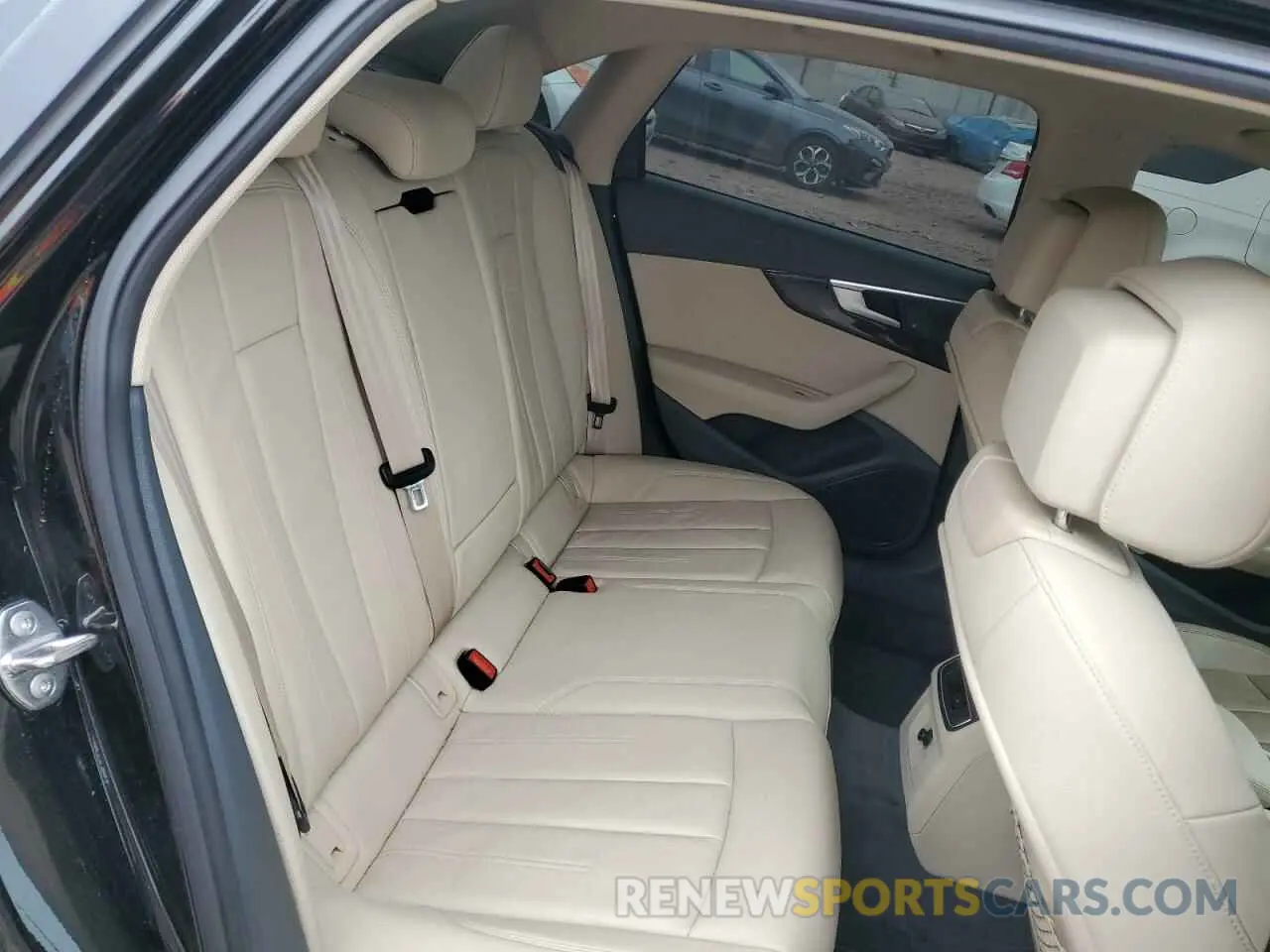 10 fotografías del automóvil dañado WAUDNAF4XKA108414 AUDI A4 2019