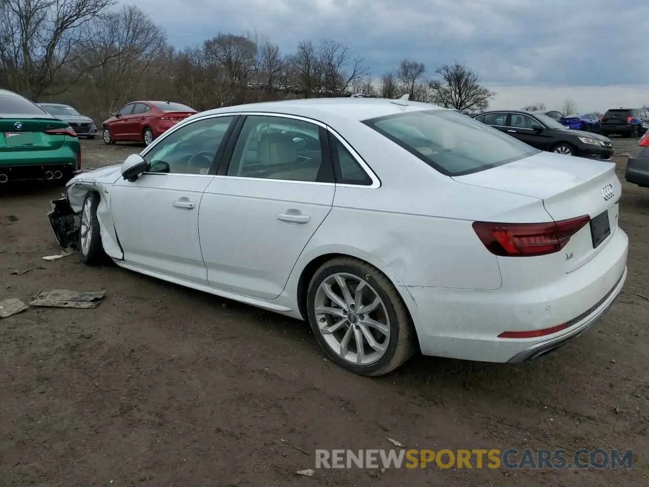2 fotografías del automóvil dañado WAUENAF40KA111665 AUDI A4 2019