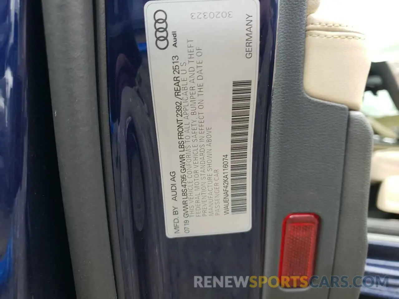 10 fotografías del automóvil dañado WAUENAF42KA116074 AUDI A4 2019