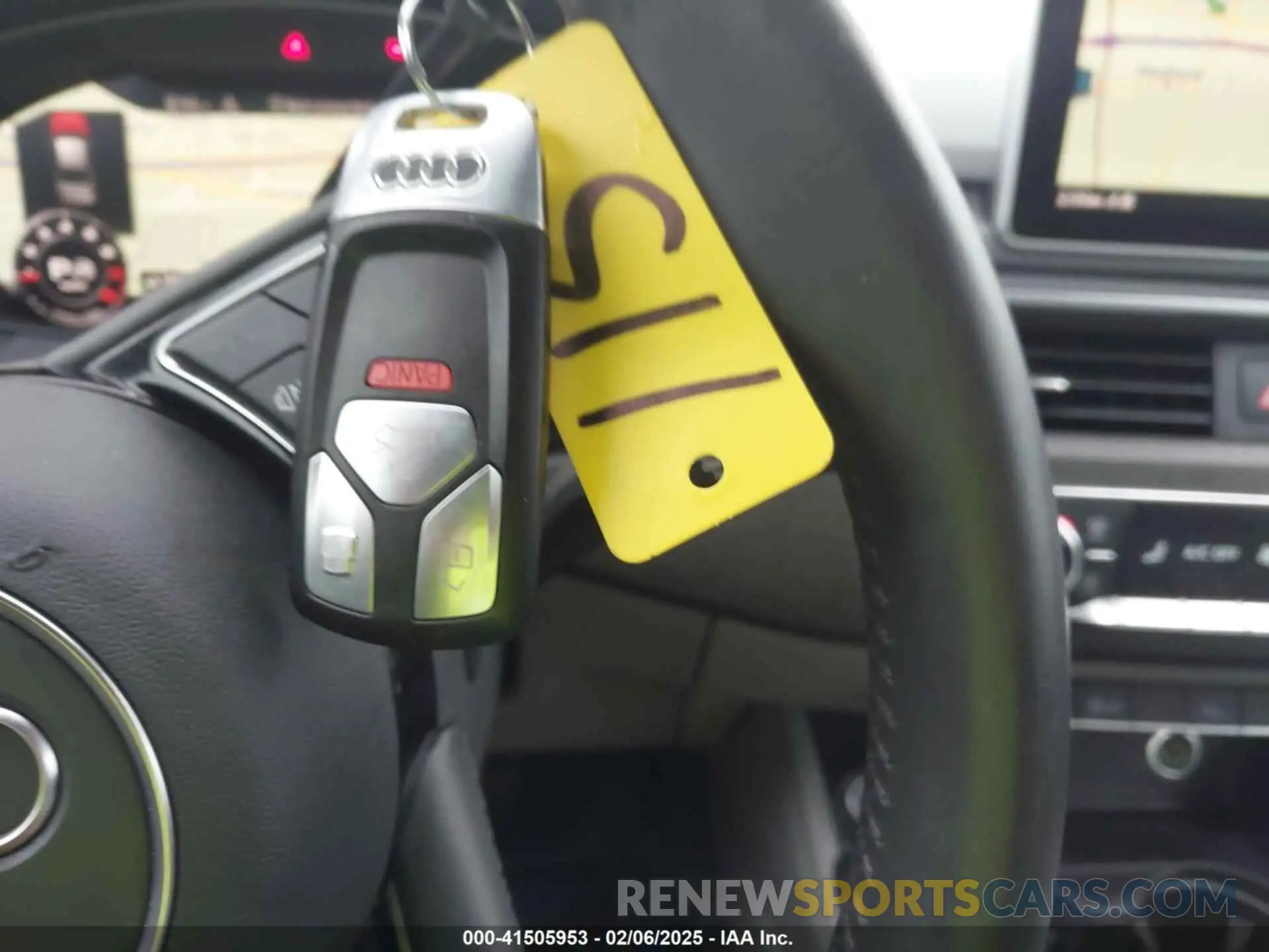 11 fotografías del automóvil dañado WAUENAF42KN012581 AUDI A4 2019