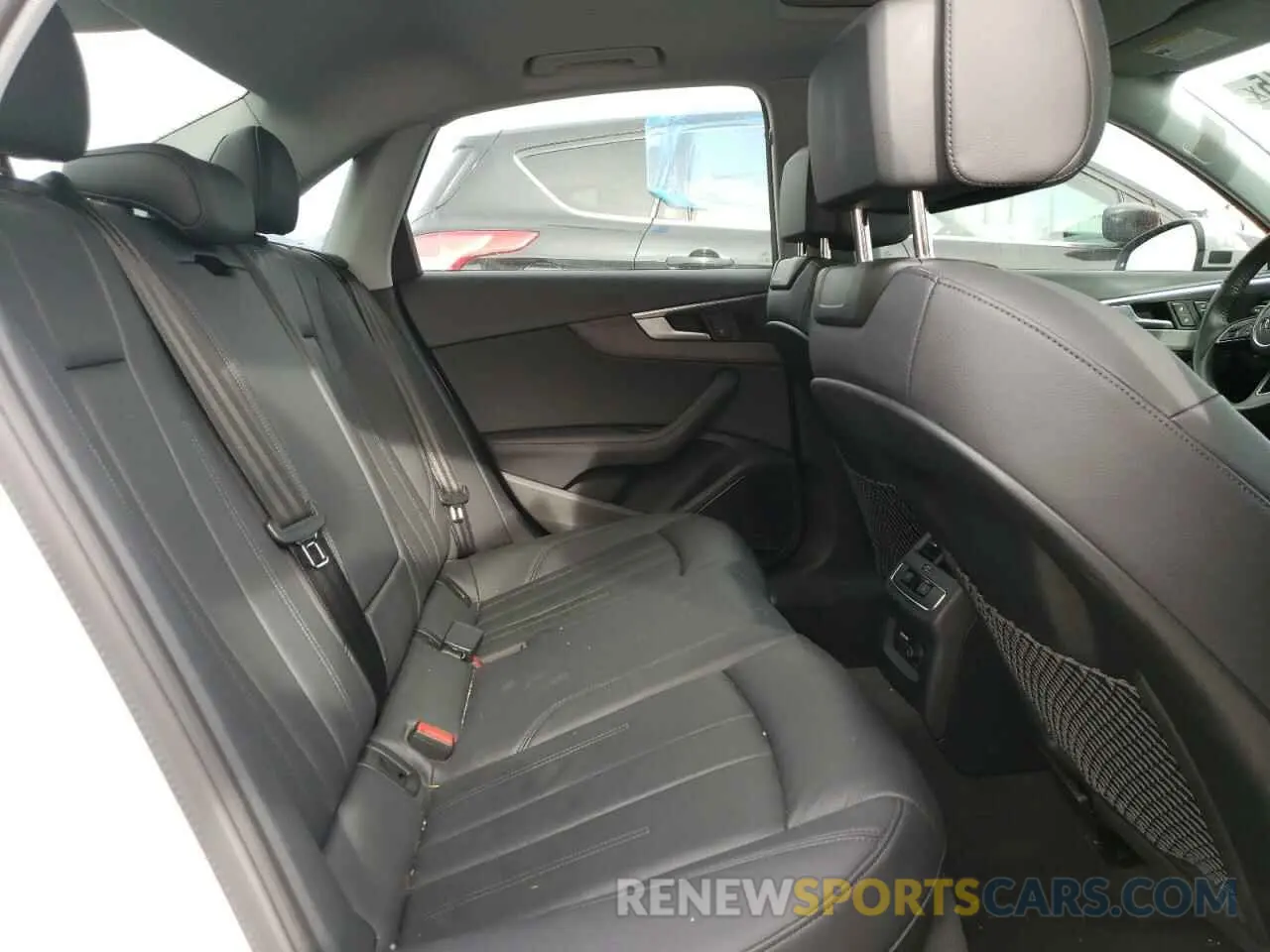 11 fotografías del automóvil dañado WAUENAF43KA037058 AUDI A4 2019