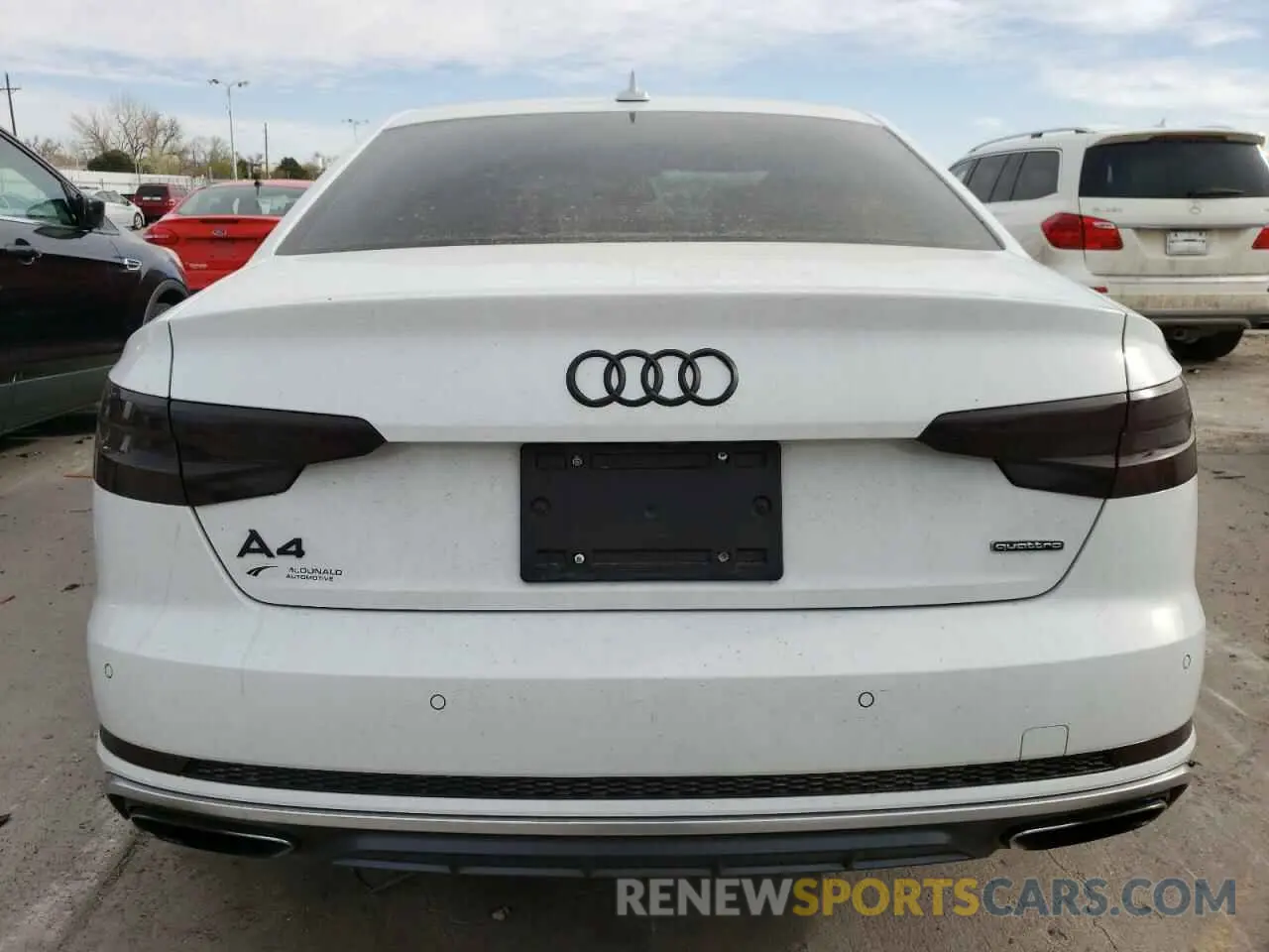 6 fotografías del automóvil dañado WAUENAF43KA037058 AUDI A4 2019