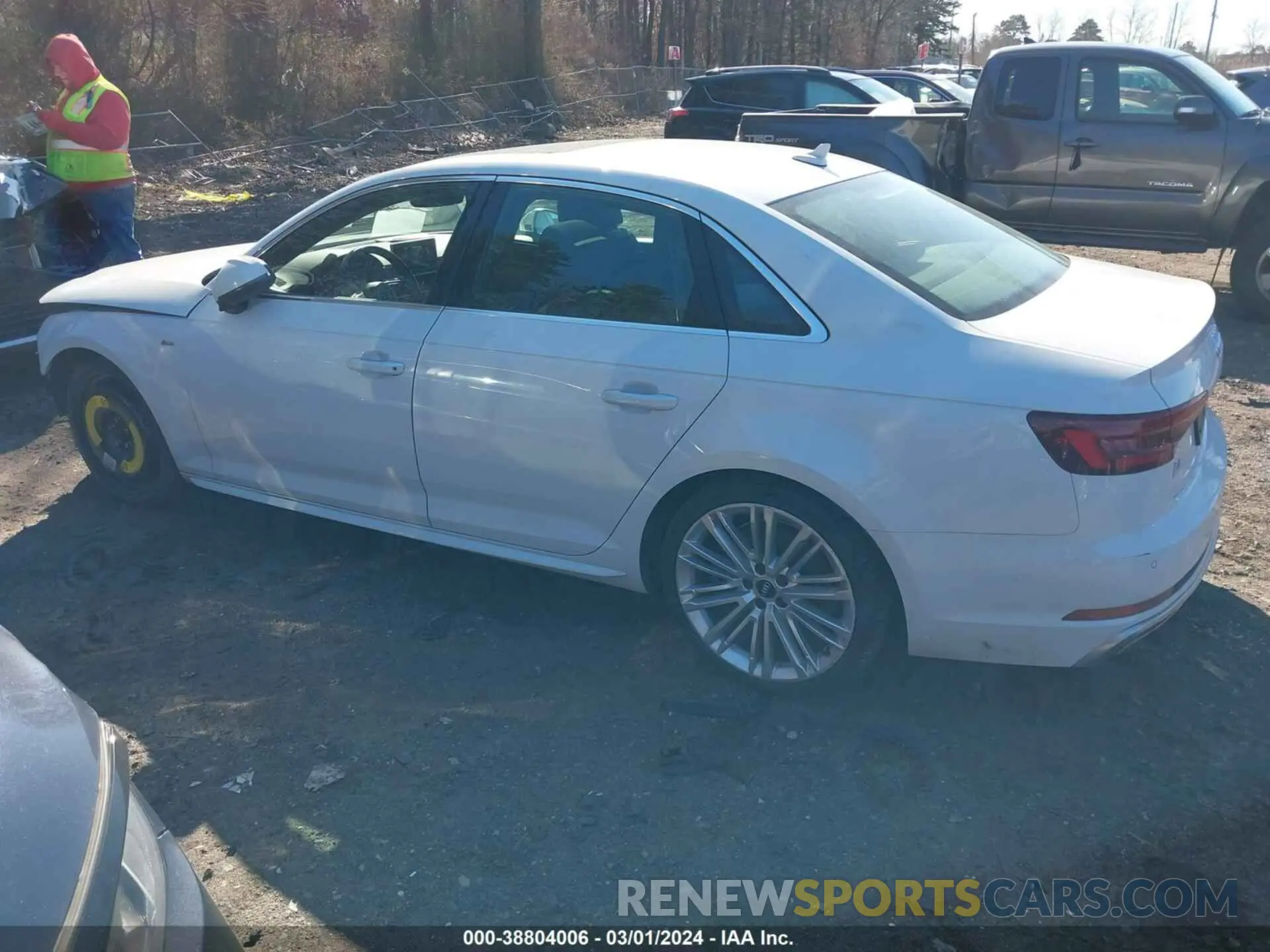 14 fotografías del automóvil dañado WAUENAF44KA070084 AUDI A4 2019