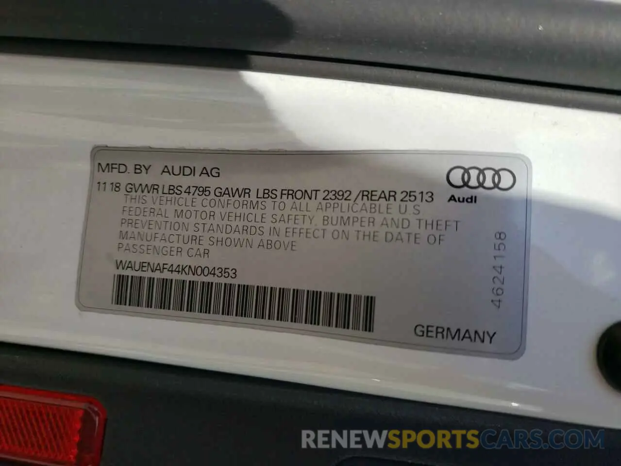 10 fotografías del automóvil dañado WAUENAF44KN004353 AUDI A4 2019