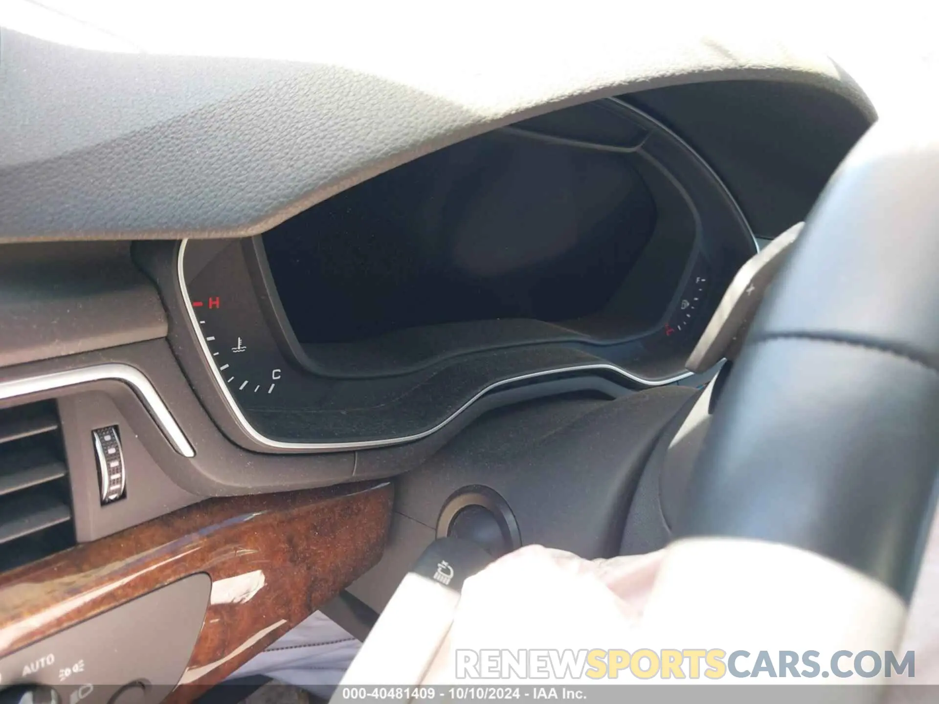 14 fotografías del automóvil dañado WAUENAF44KN016048 AUDI A4 2019