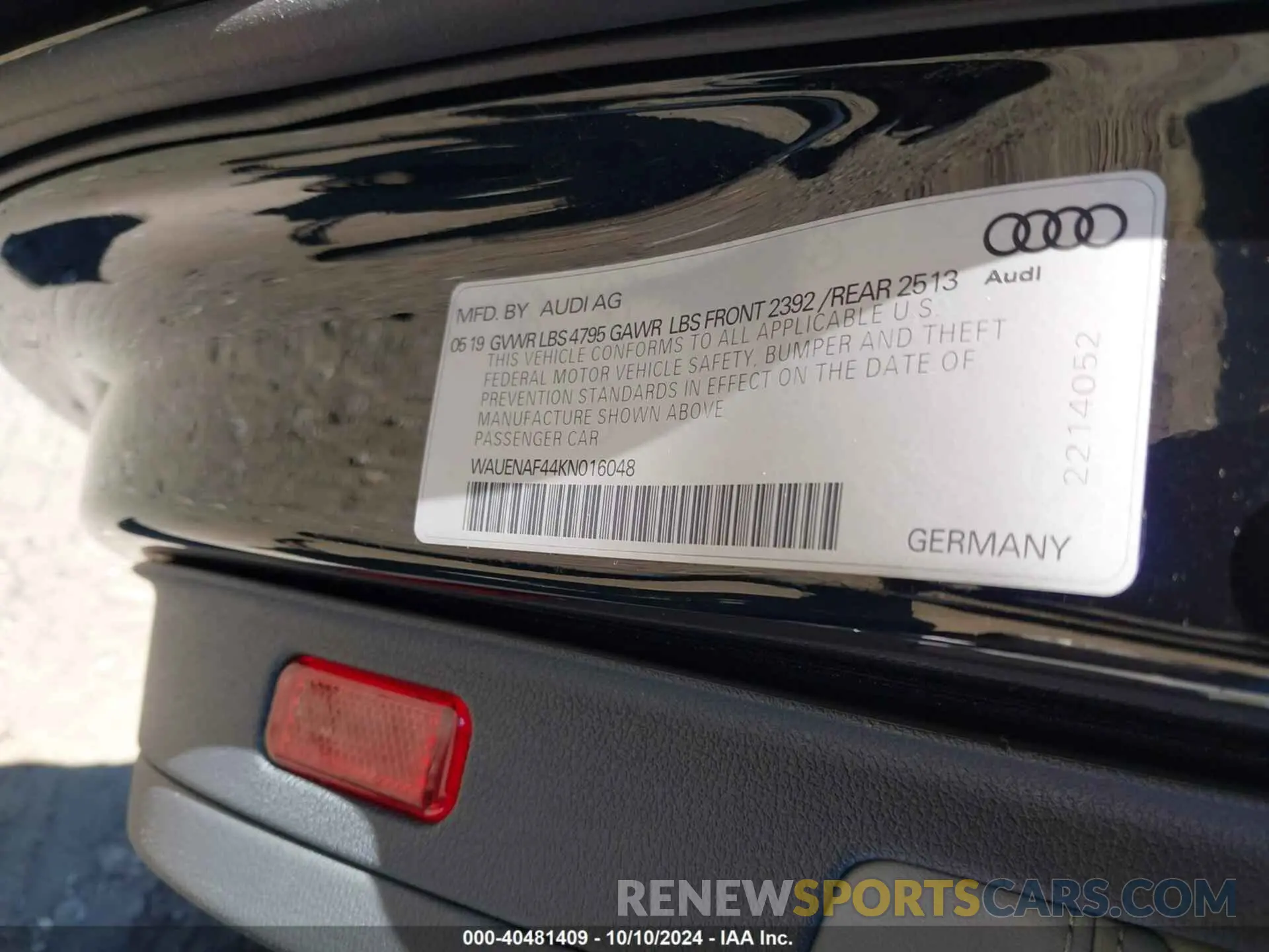 9 fotografías del automóvil dañado WAUENAF44KN016048 AUDI A4 2019