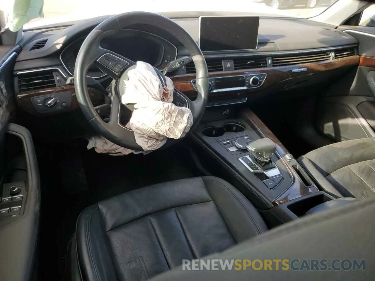 8 fotografías del automóvil dañado WAUENAF45KA027051 AUDI A4 2019