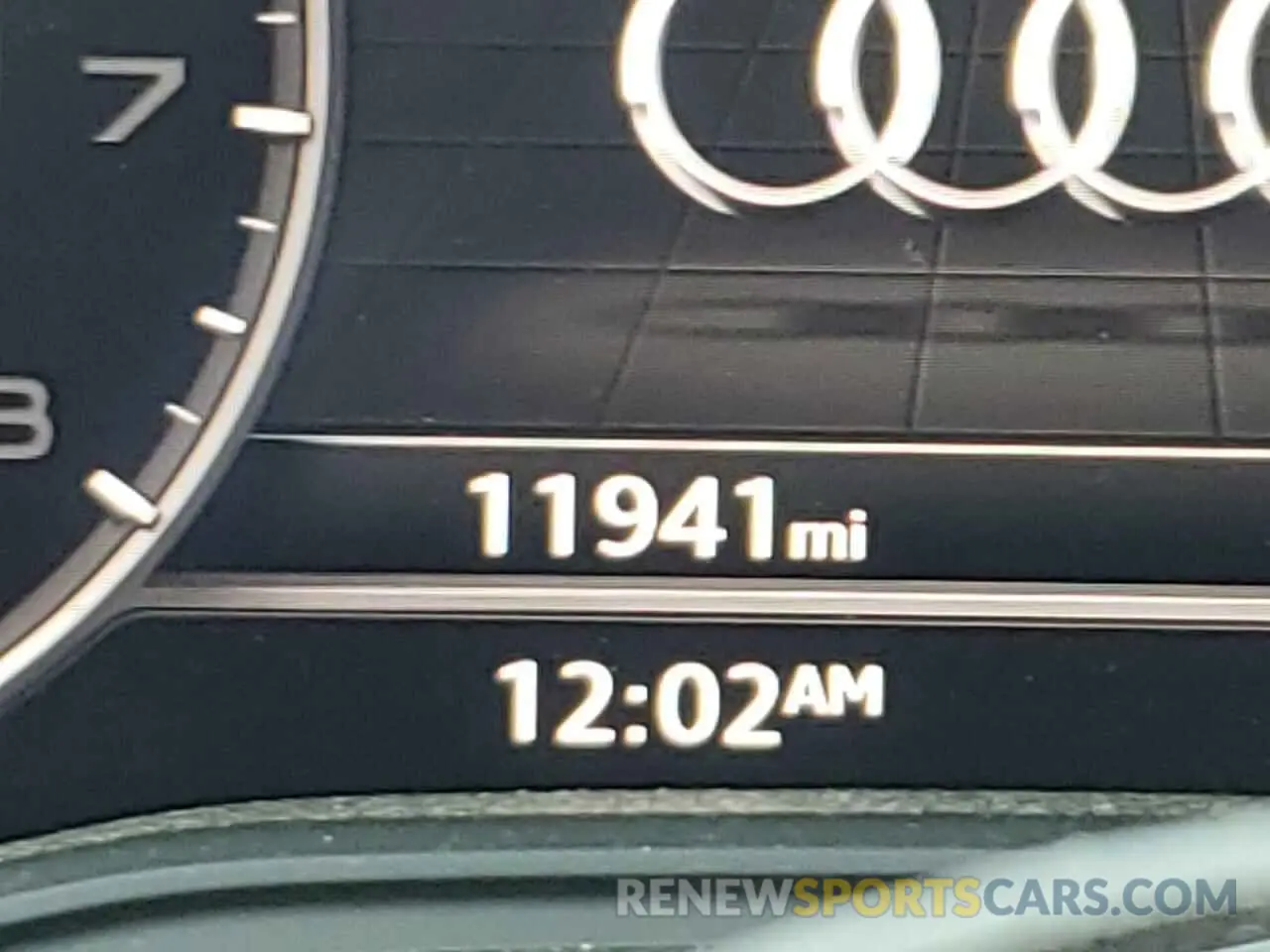 8 fotografías del automóvil dañado WAUENAF45KA096919 AUDI A4 2019
