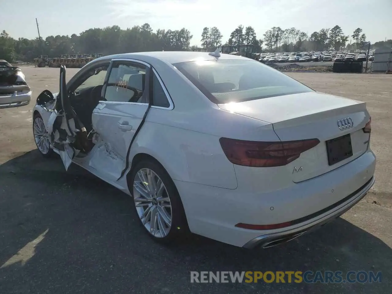 3 fotografías del automóvil dañado WAUENAF45KN011604 AUDI A4 2019
