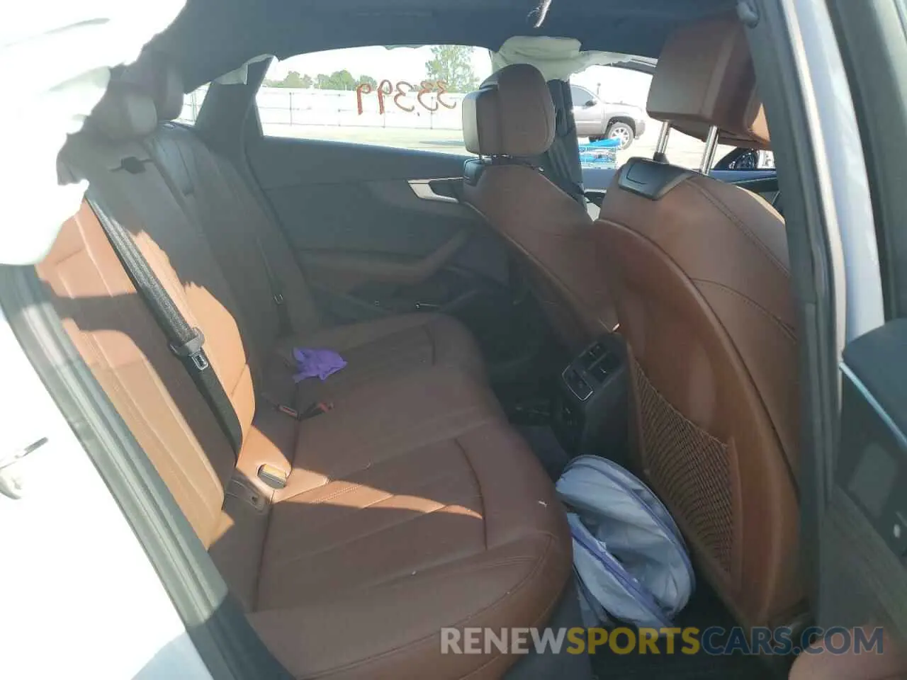 6 fotografías del automóvil dañado WAUENAF45KN011604 AUDI A4 2019