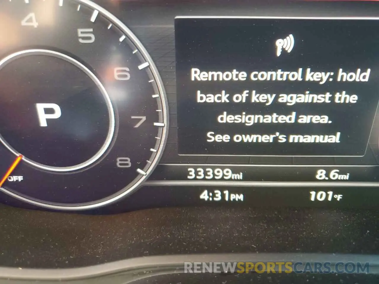 8 fotografías del automóvil dañado WAUENAF45KN011604 AUDI A4 2019