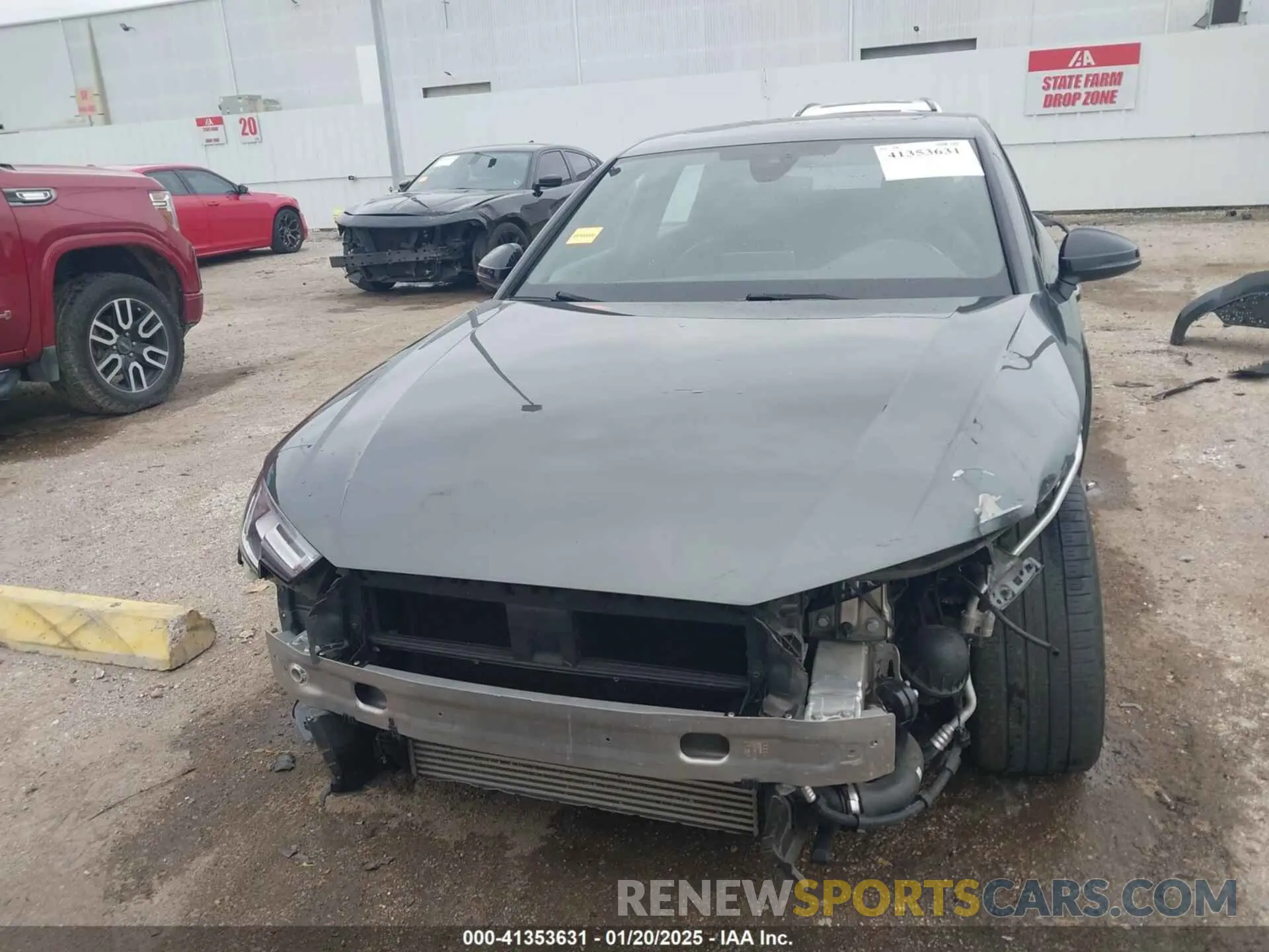 13 fotografías del automóvil dañado WAUENAF46KA075819 AUDI A4 2019