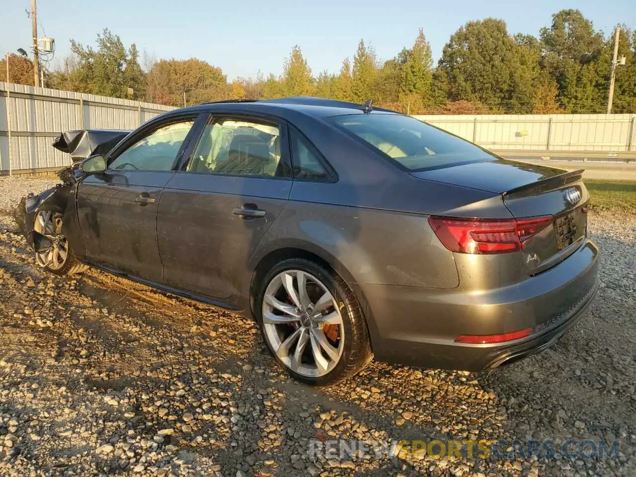 2 fotografías del automóvil dañado WAUENAF46KA076310 AUDI A4 2019