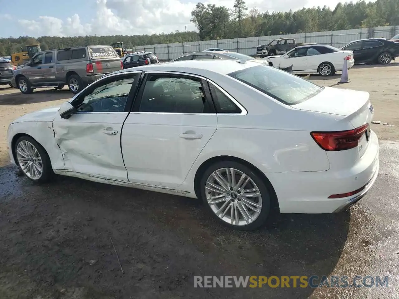 2 fotografías del automóvil dañado WAUENAF47KA007531 AUDI A4 2019