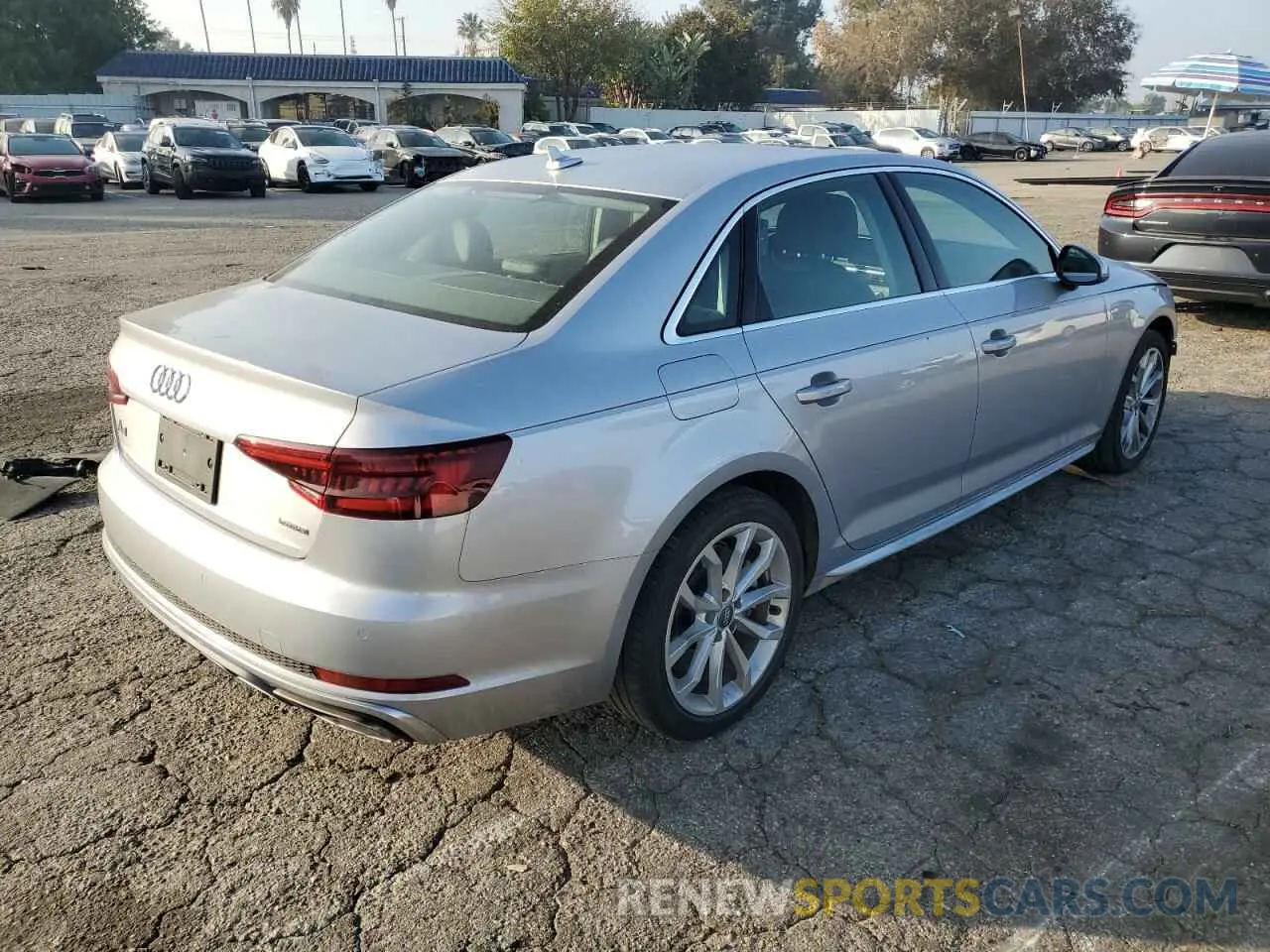 3 fotografías del automóvil dañado WAUENAF47KA021154 AUDI A4 2019