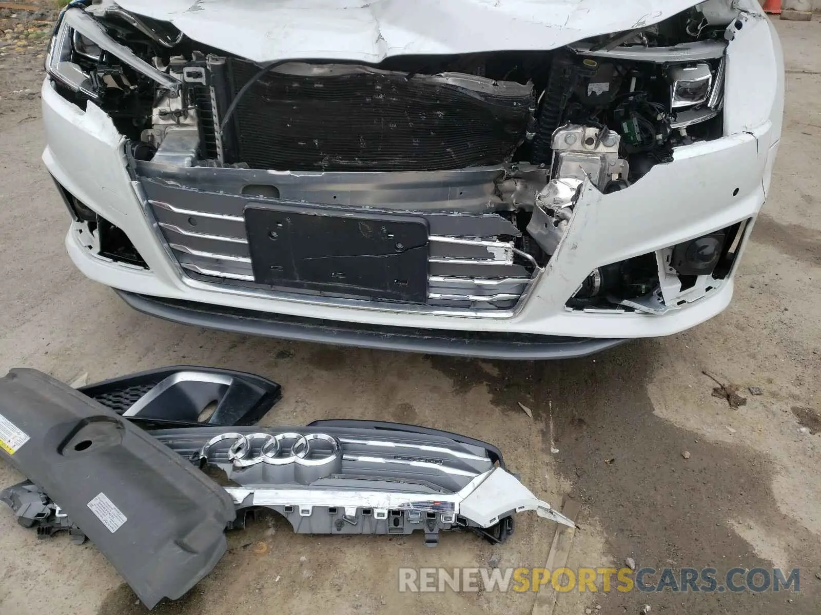 9 fotografías del automóvil dañado WAUENAF47KN011801 AUDI A4 2019
