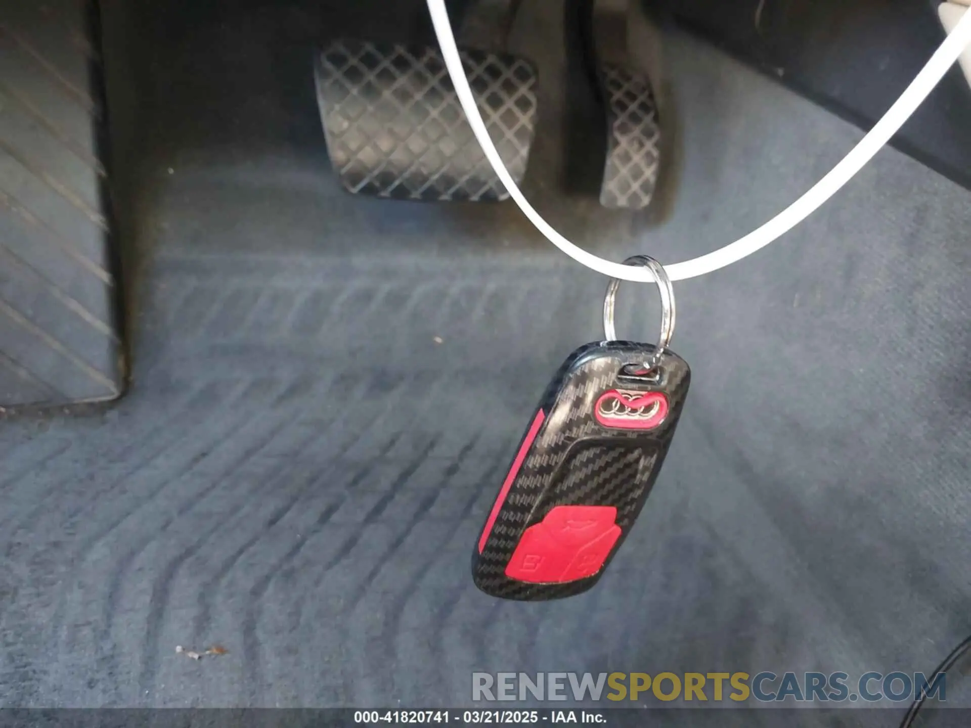 11 fotografías del automóvil dañado WAUENAF48KA020546 AUDI A4 2019