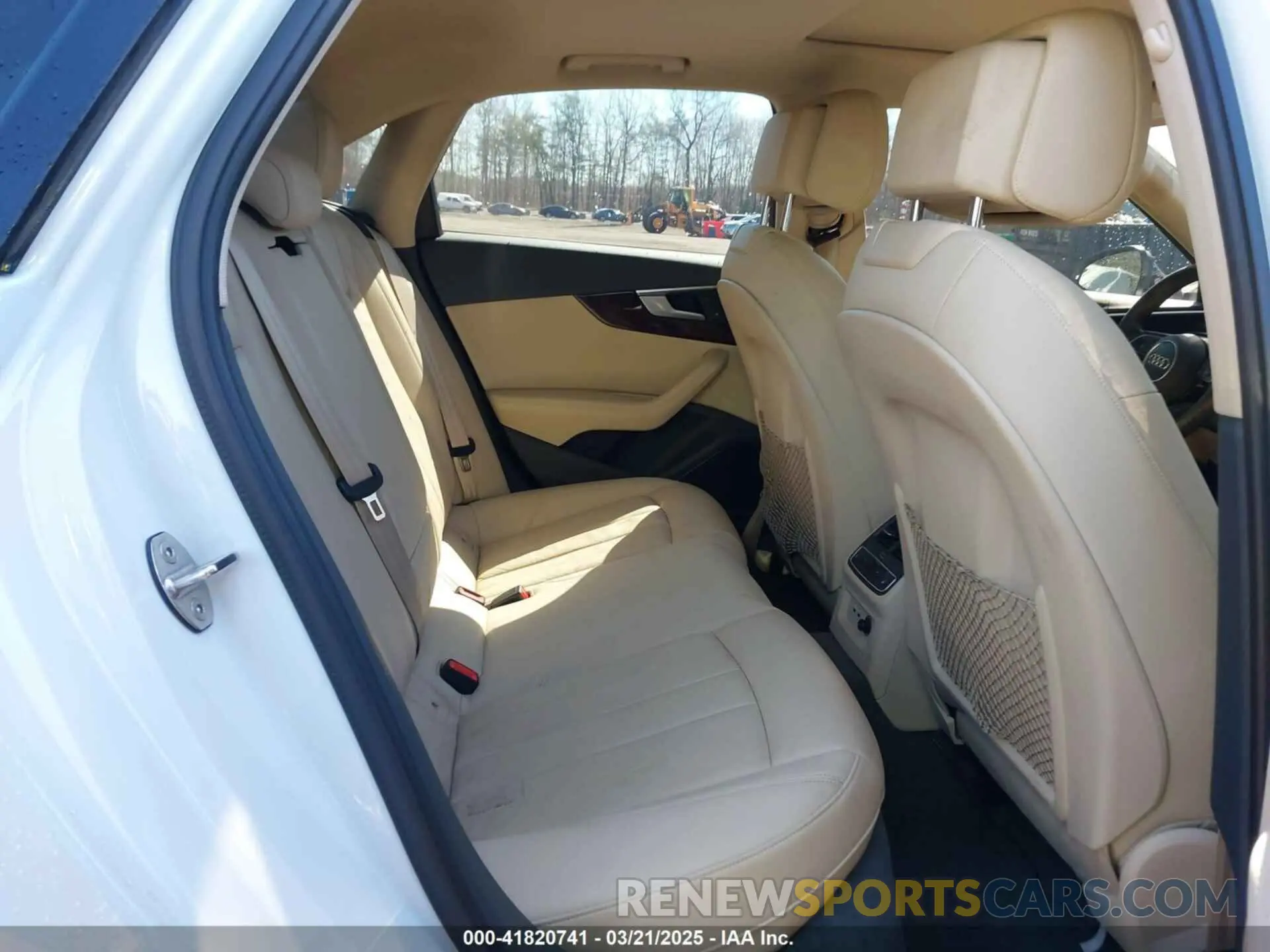 8 fotografías del automóvil dañado WAUENAF48KA020546 AUDI A4 2019