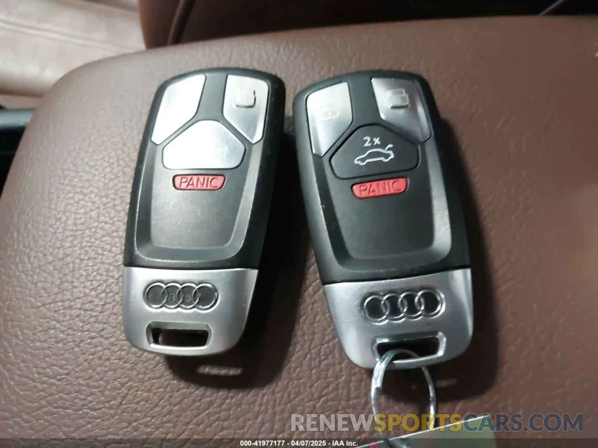11 fotografías del automóvil dañado WAUENAF48KA041431 AUDI A4 2019