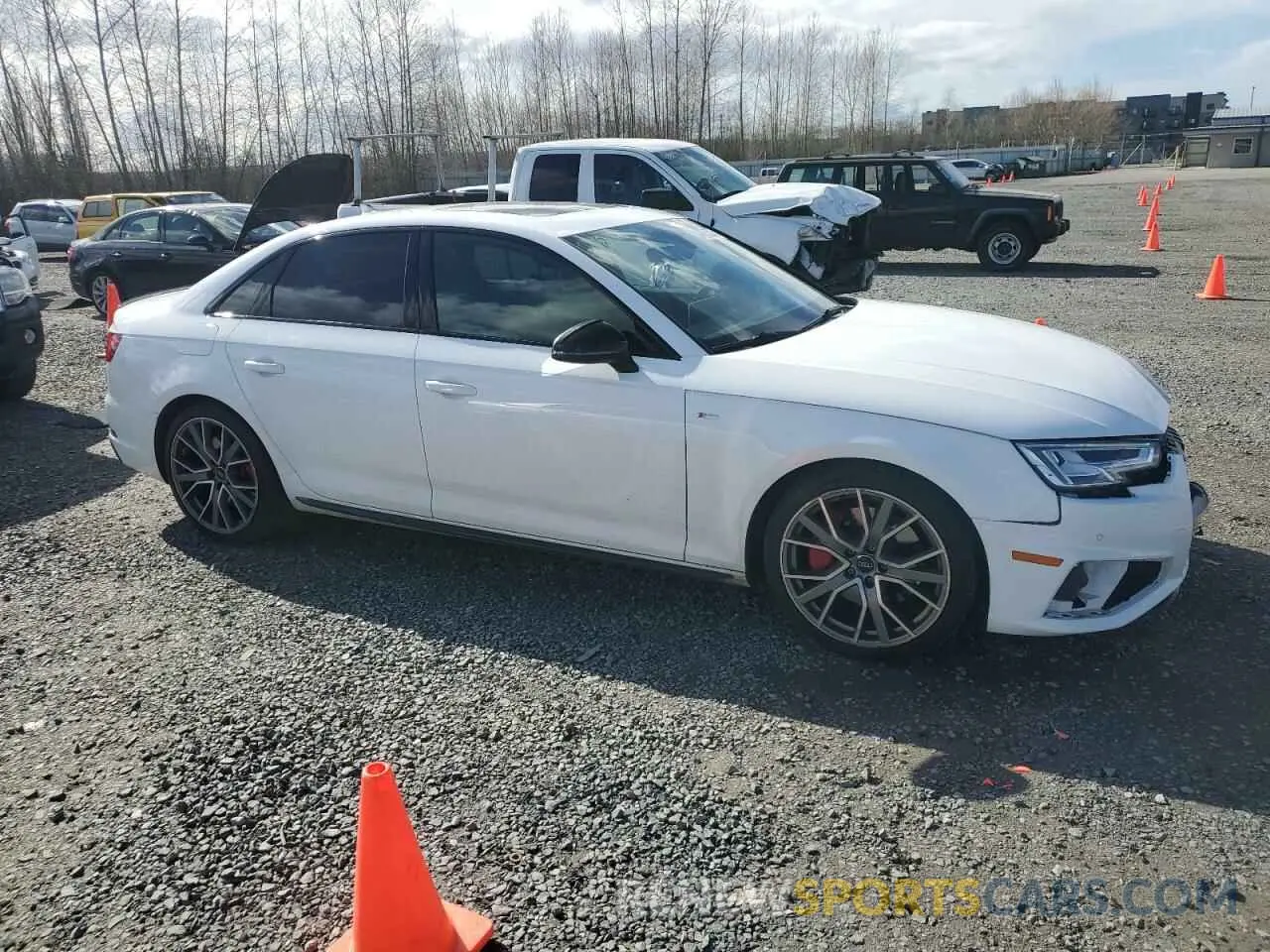 4 fotografías del automóvil dañado WAUENAF48KA076115 AUDI A4 2019