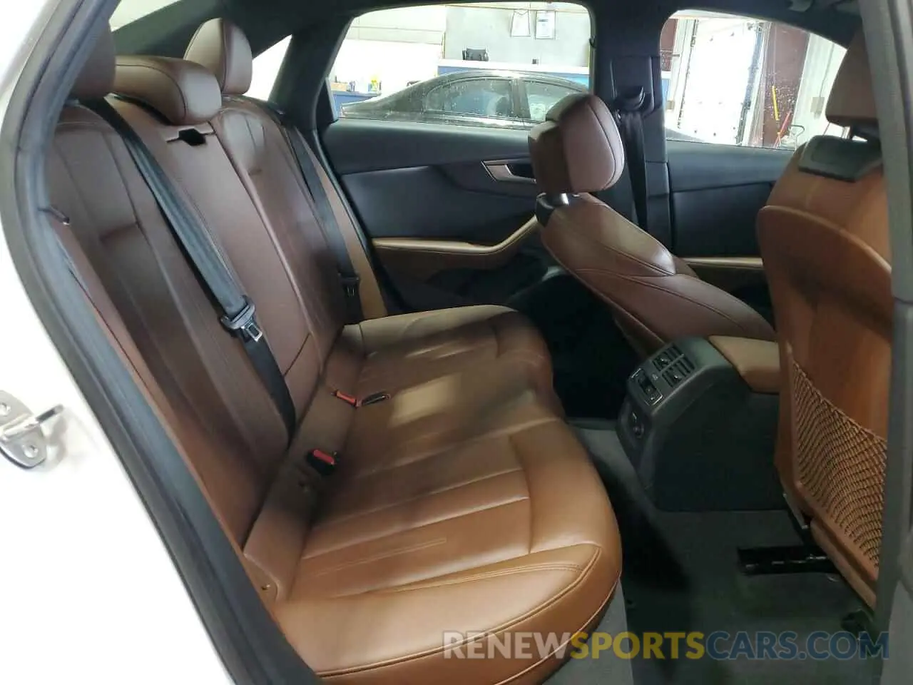 10 fotografías del automóvil dañado WAUENAF48KN005618 AUDI A4 2019