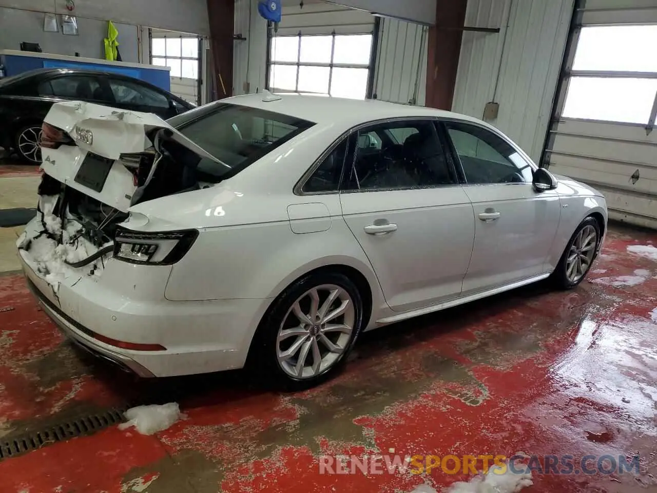 3 fotografías del automóvil dañado WAUENAF48KN005618 AUDI A4 2019
