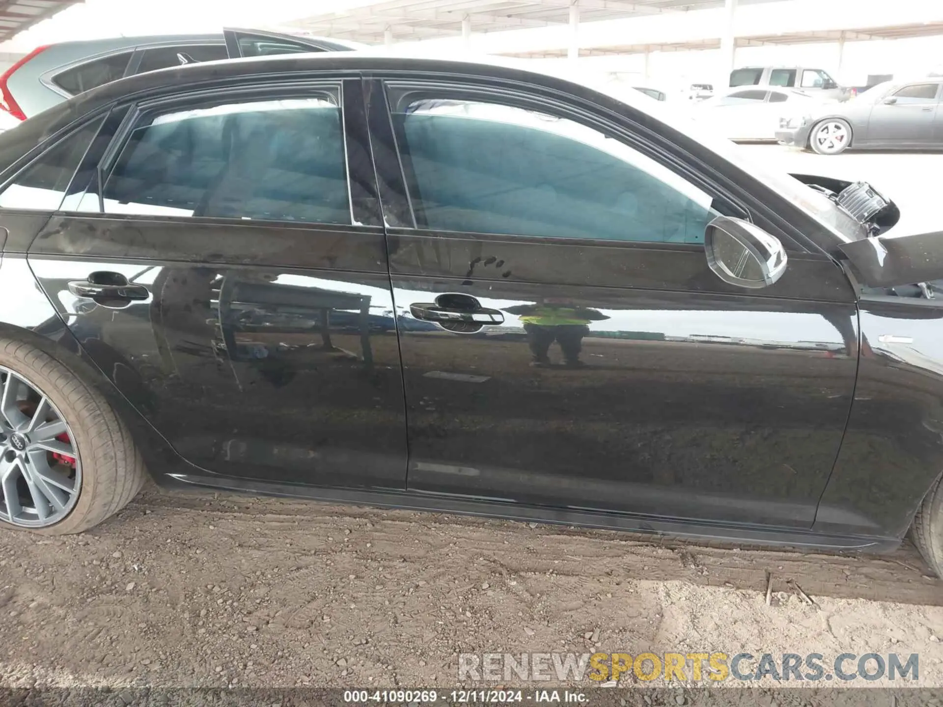 14 fotografías del automóvil dañado WAUENAF49KA048291 AUDI A4 2019