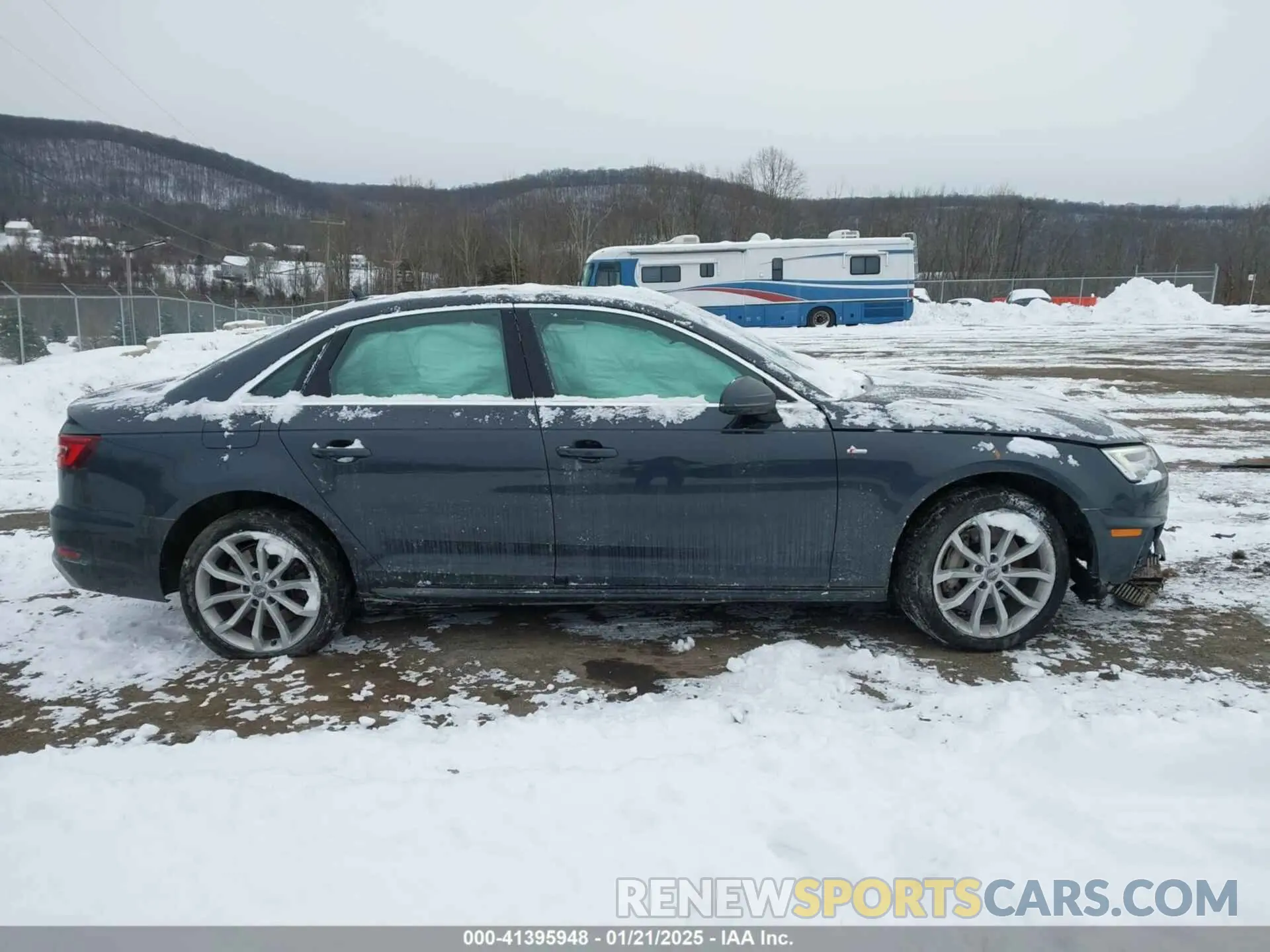 13 fotografías del automóvil dañado WAUENAF49KN004543 AUDI A4 2019