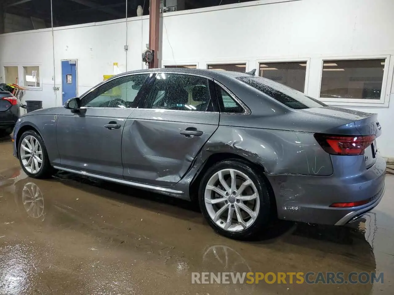 2 fotografías del automóvil dañado WAUENAF49KN009905 AUDI A4 2019