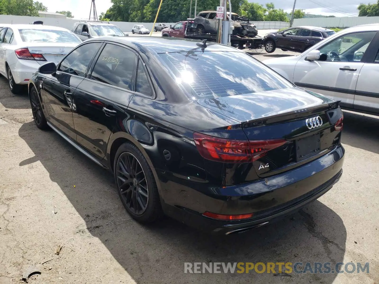 3 fotografías del automóvil dañado WAUENAF4XKA013842 AUDI A4 2019