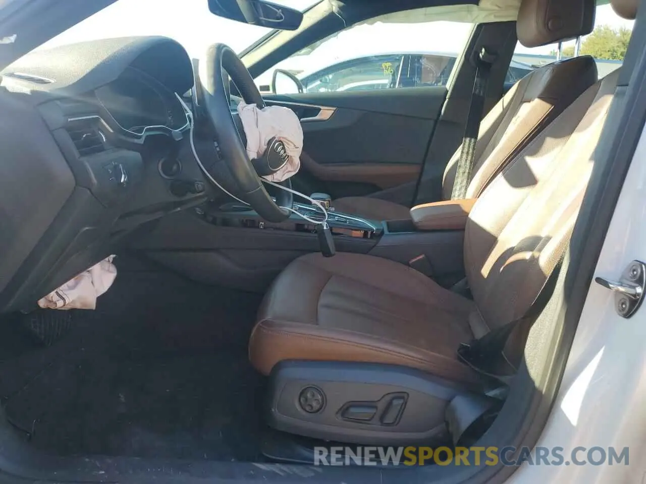 7 fotografías del automóvil dañado WAUENAF4XKA073104 AUDI A4 2019