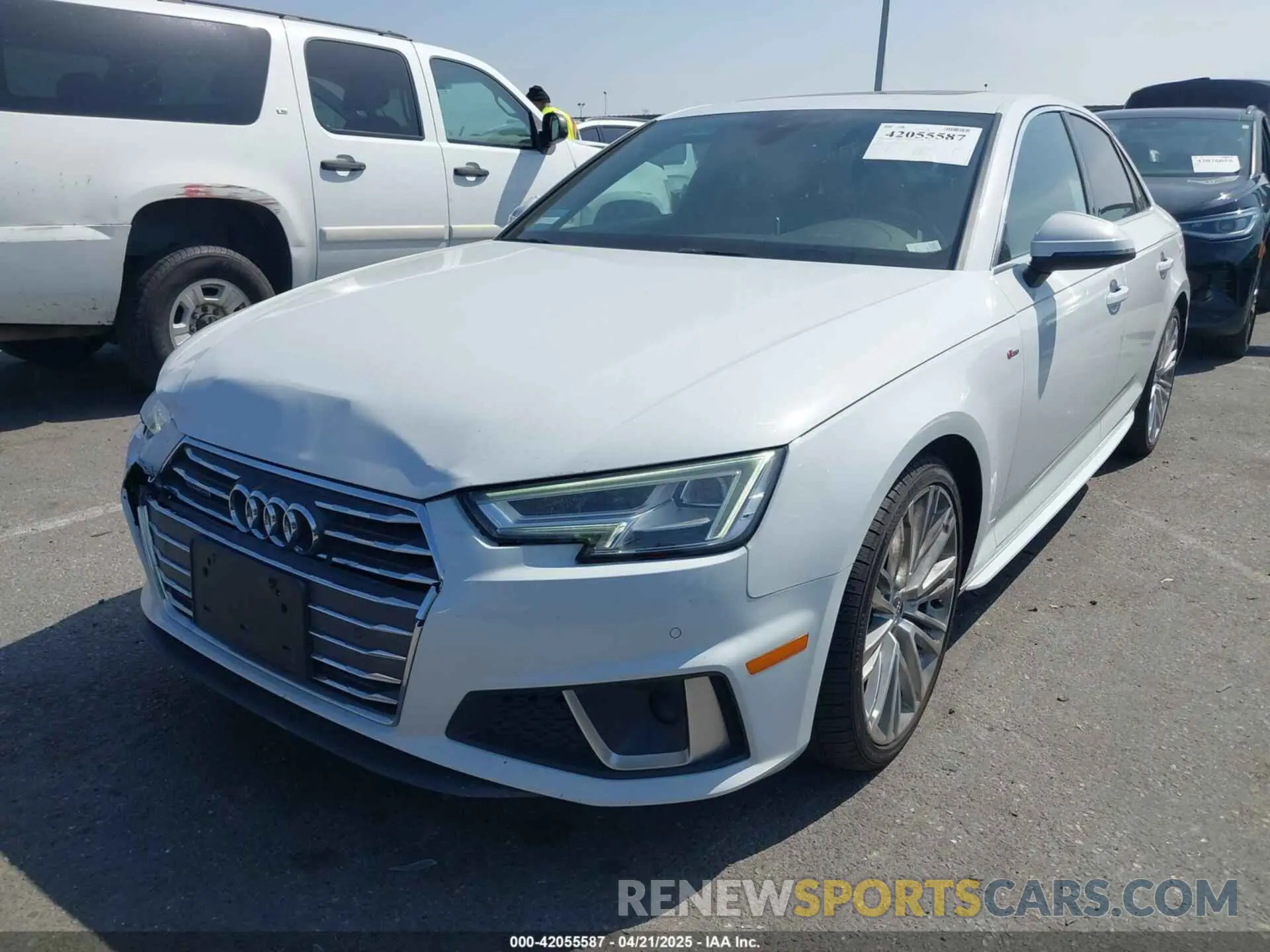 2 fotografías del automóvil dañado WAUENAF4XKN013929 AUDI A4 2019