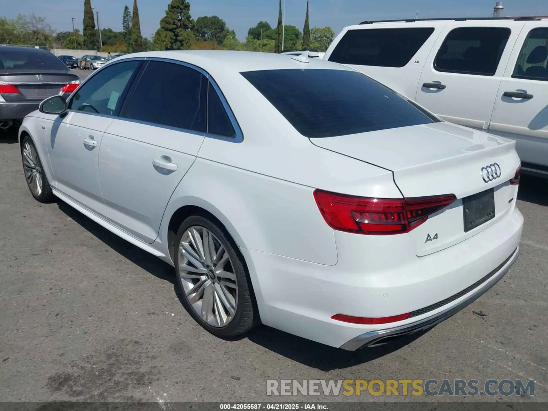 3 fotografías del automóvil dañado WAUENAF4XKN013929 AUDI A4 2019